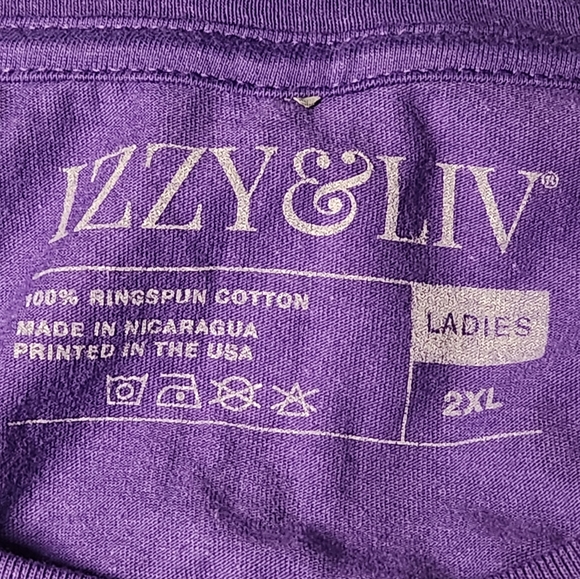 IZZY & LIV Today's Agenda: Build My Empire Graphic T-Shirt - Picture 6 of 7